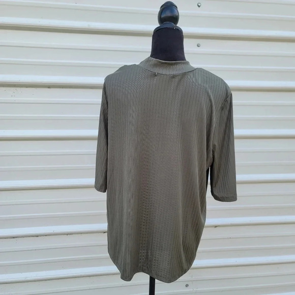NWT Full Circle Trends Womens Green Short Sleeve Mock Neck Stretch Ribbed Top 2X - Picture 9 of 10